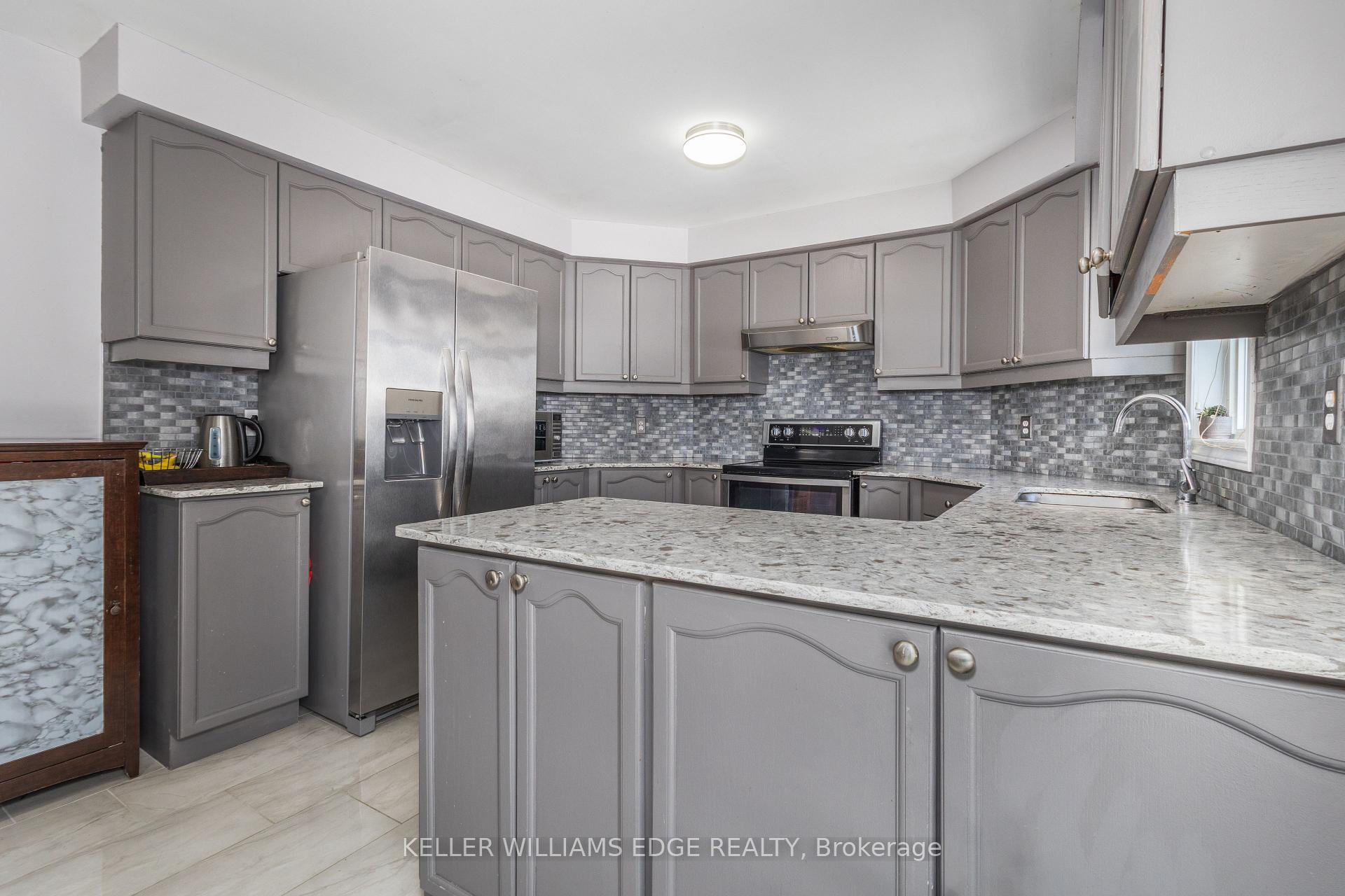 Photo 12 of 47 Heathfield Crescent, Hamilton, Waterdown — HOMEH