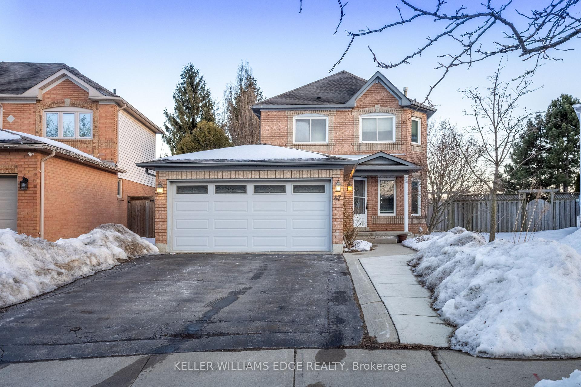 Photo 2 of 47 Heathfield Crescent, Hamilton, Waterdown — HOMEH