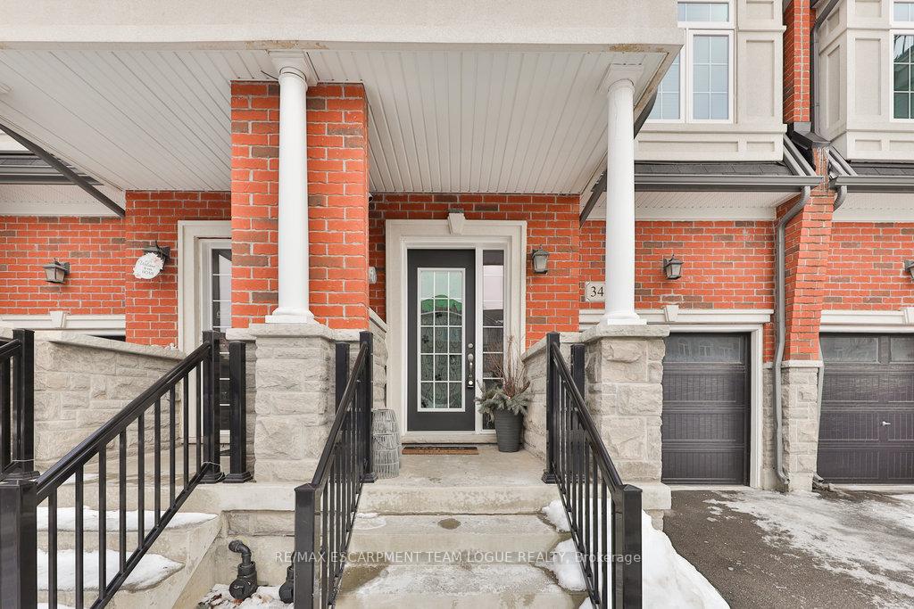 Photo 3 of 34 Borers Creek Circle, Hamilton, Waterdown — HOMEH
