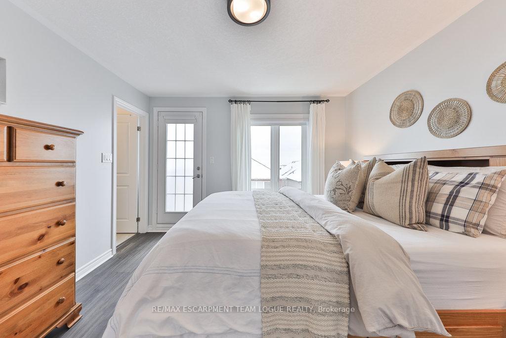 Photo 29 of 34 Borers Creek Circle, Hamilton, Waterdown — HOMEH