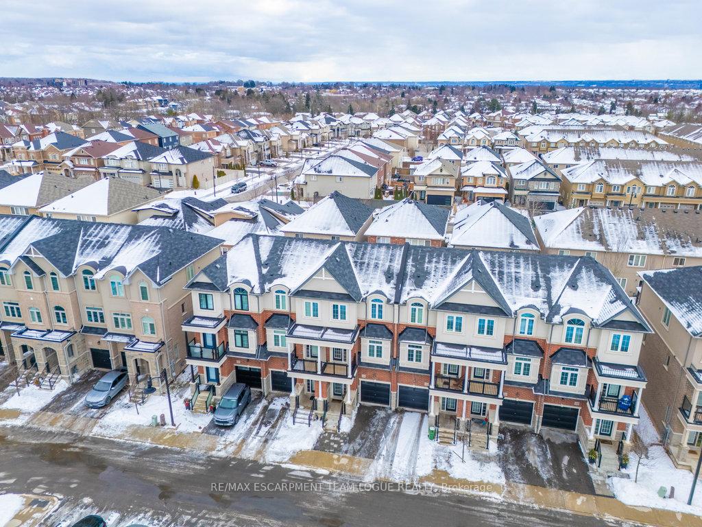 Photo 45 of 34 Borers Creek Circle, Hamilton, Waterdown — HOMEH
