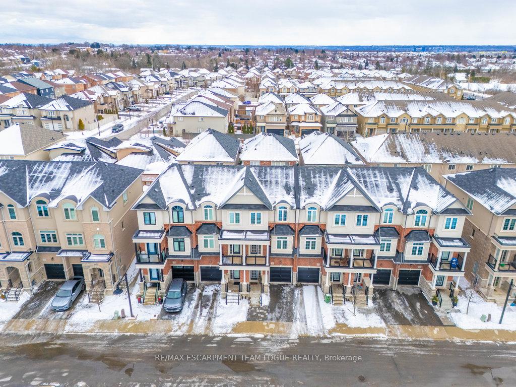 Photo 46 of 34 Borers Creek Circle, Hamilton, Waterdown — HOMEH