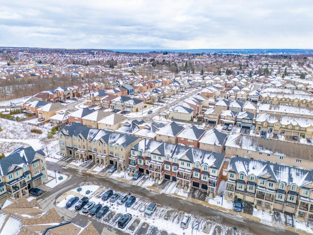 Photo 47 of 34 Borers Creek Circle, Hamilton, Waterdown — HOMEH