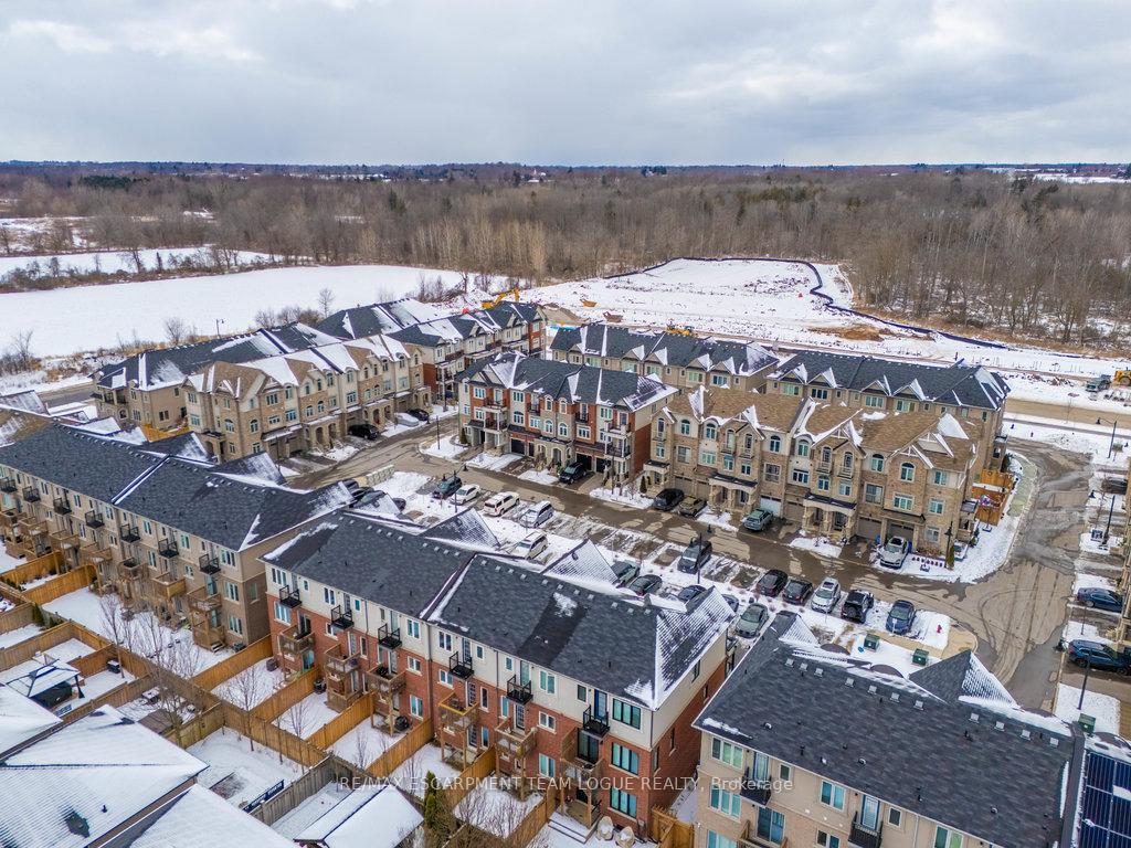 Photo 48 of 34 Borers Creek Circle, Hamilton, Waterdown — HOMEH