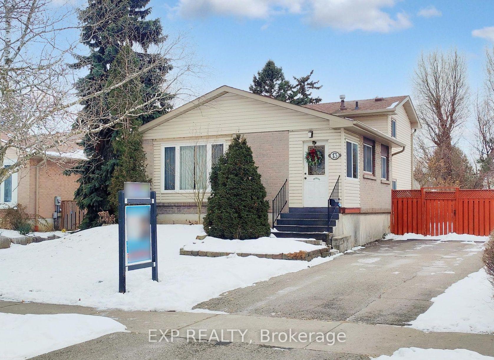 Photo 3 of 13 Newstead Crescent, Brampton, Madoc — HOMEH