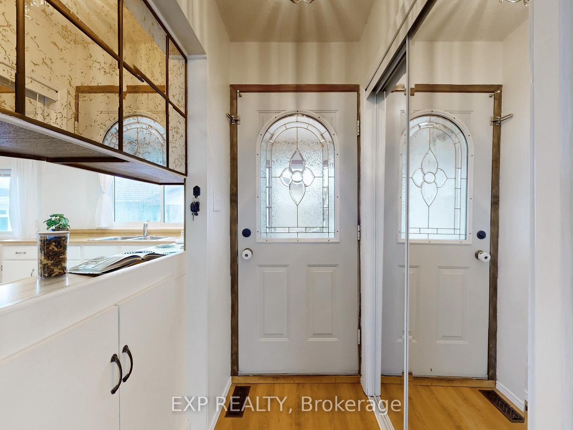 Photo 15 of 13 Newstead Crescent, Brampton, Madoc — HOMEH