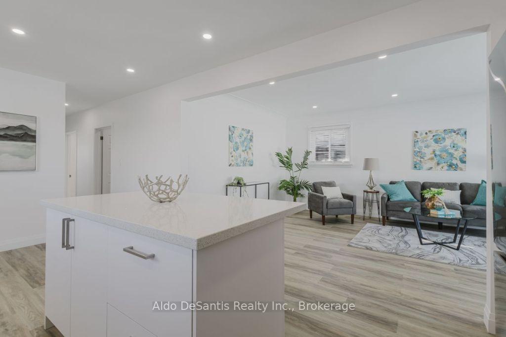 Photo 7 of 585 East 27th Street, Hamilton, Burkholme — HOMEH