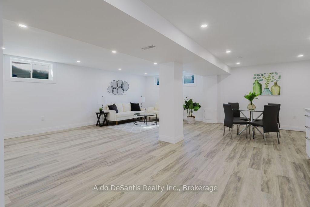Photo 15 of 585 East 27th Street, Hamilton, Burkholme — HOMEH