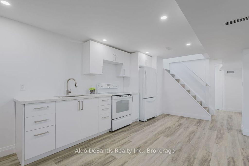 Photo 16 of 585 East 27th Street, Hamilton, Burkholme — HOMEH