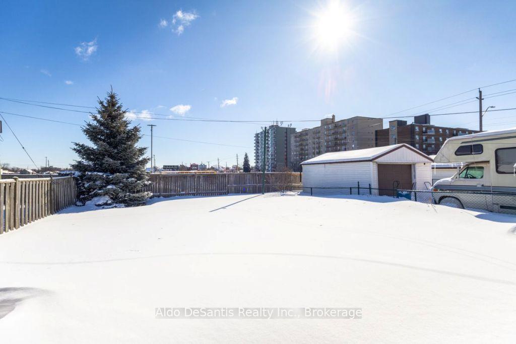 Photo 20 of 585 East 27th Street, Hamilton, Burkholme — HOMEH