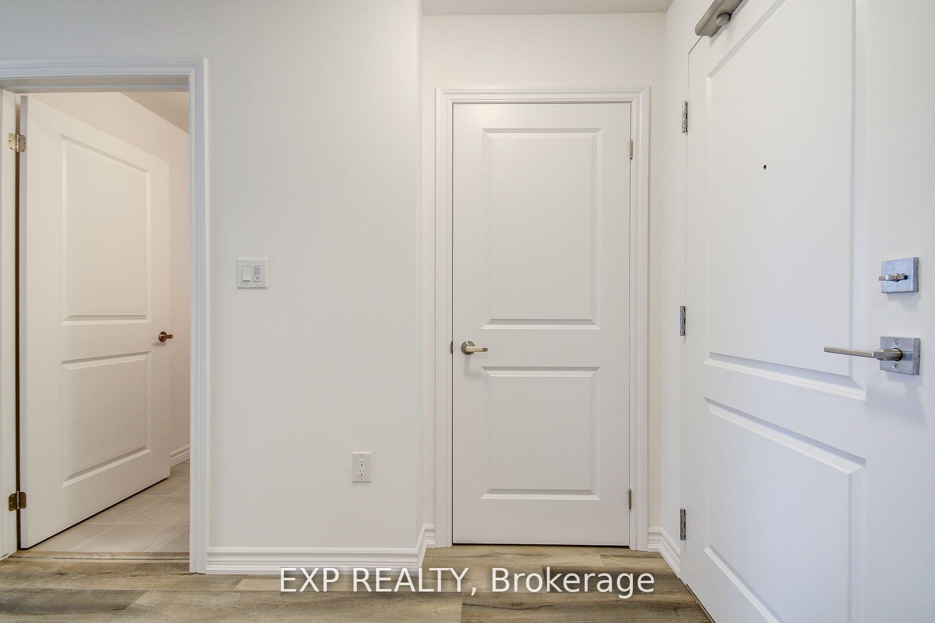 Photo 5 of Unit 235, 10 Mallard Trail E, Hamilton, Waterdown — HOMEH
