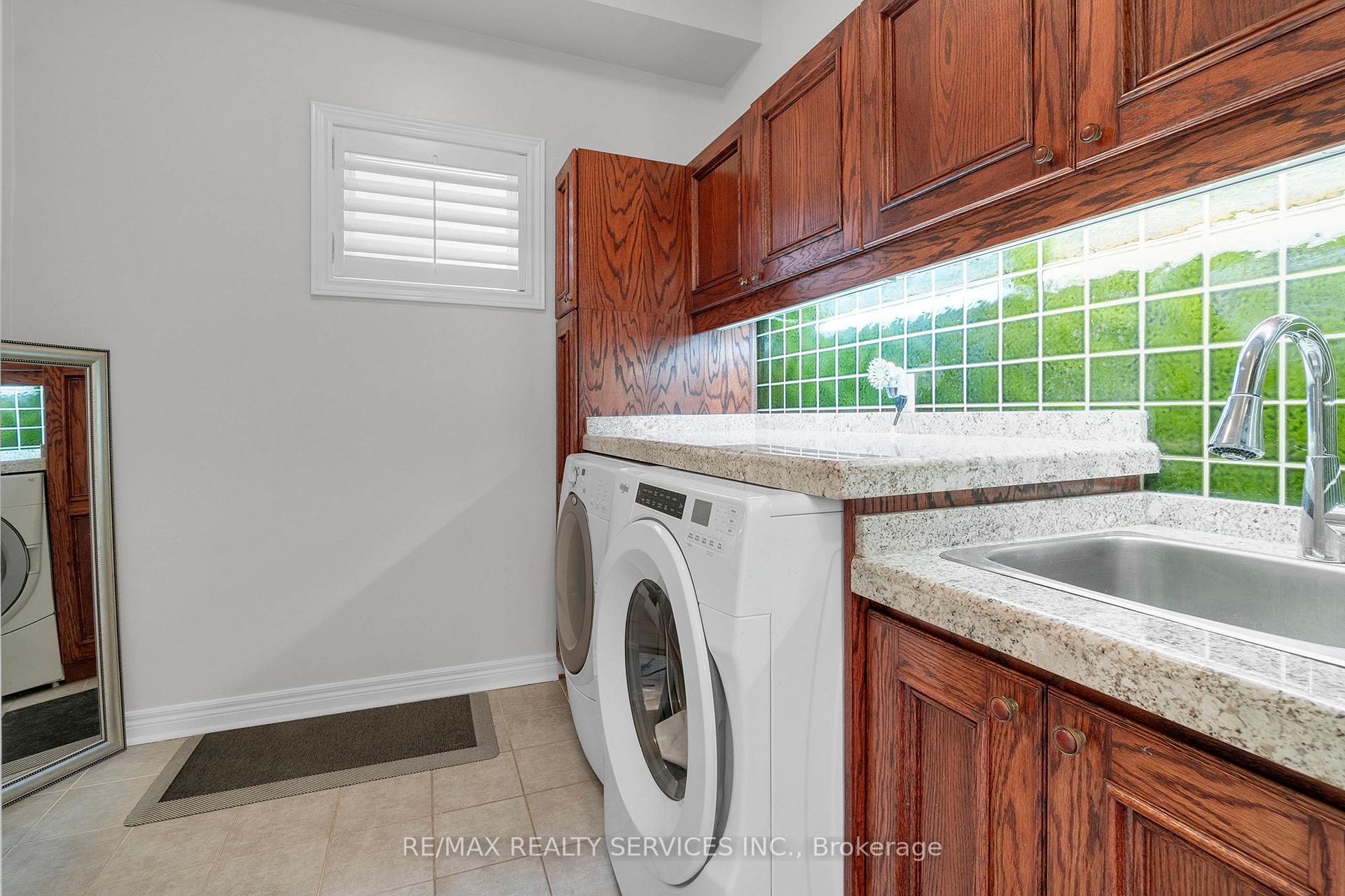 Photo 38 of 10 Barnes Court, Brampton, Snelgrove — HOMEH