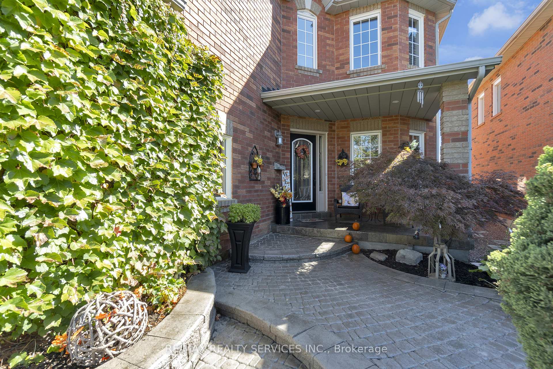 Photo 4 of 10 Barnes Court, Brampton, Snelgrove — HOMEH