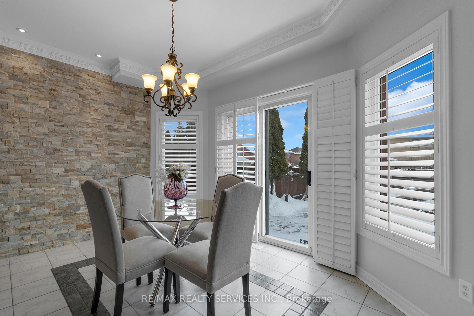 Photo 13 of 10 Barnes Court, Brampton, Snelgrove — HOMEH