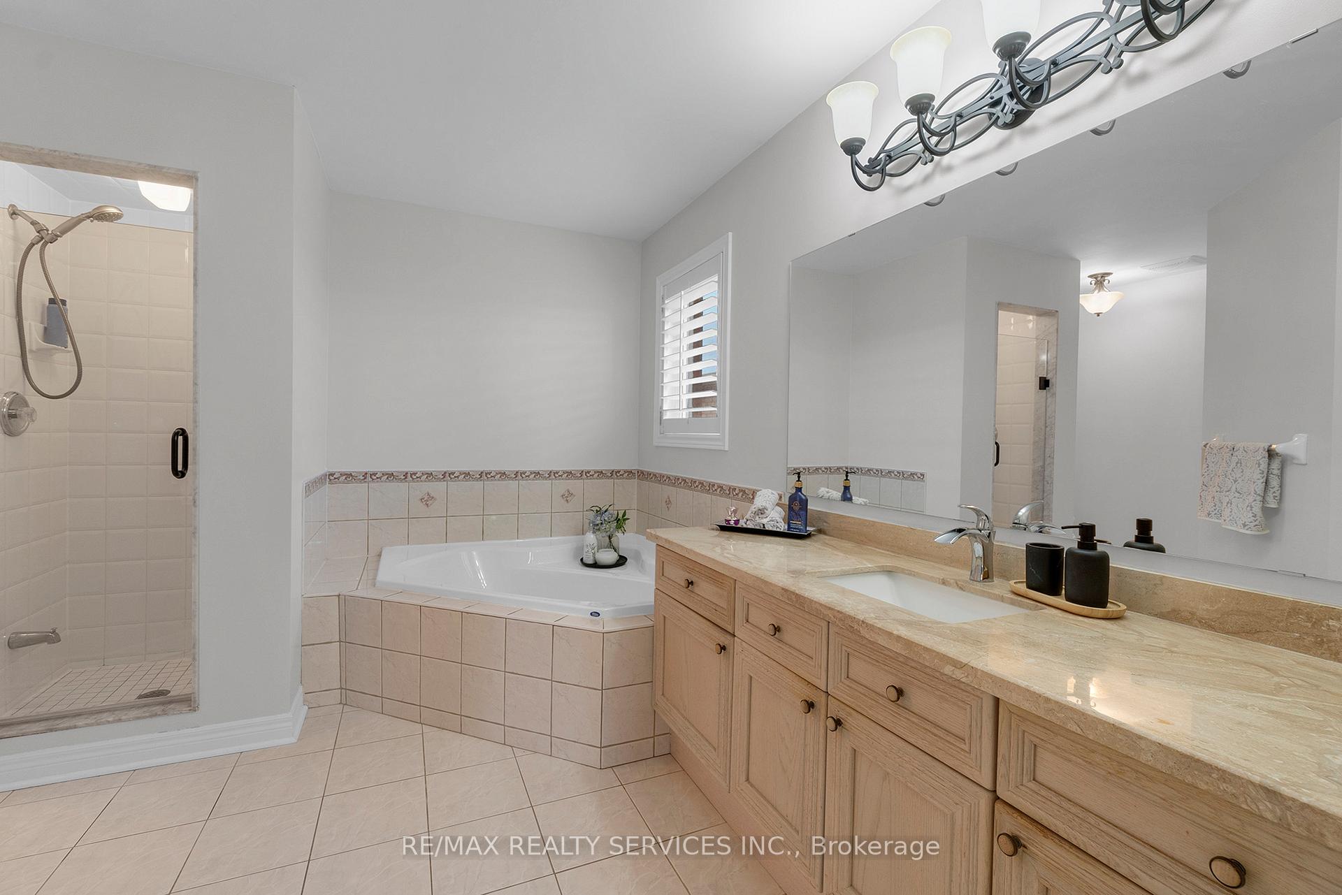 Photo 63 of 10 Barnes Court, Brampton, Snelgrove — HOMEH