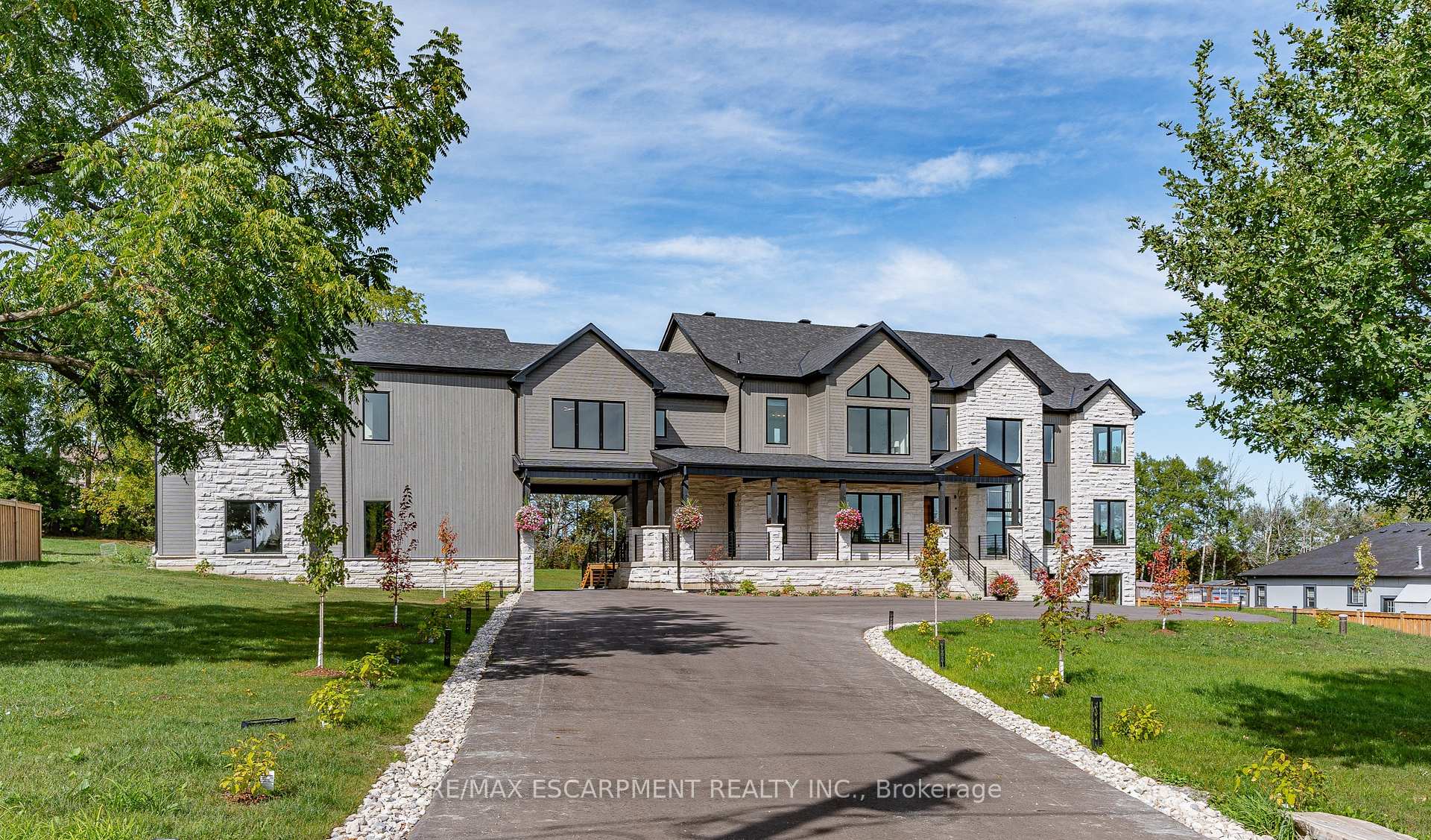 Front of 8920 Wellington Rd 124