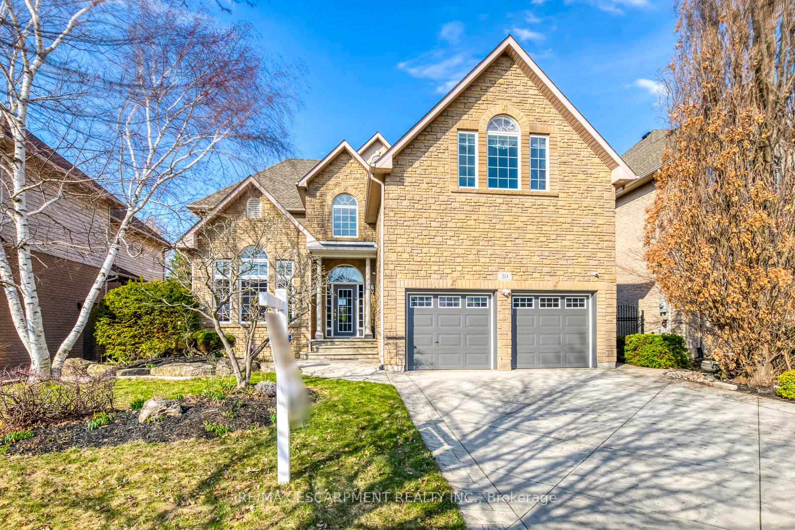 Front of 39 Thoroughbred Boulevard