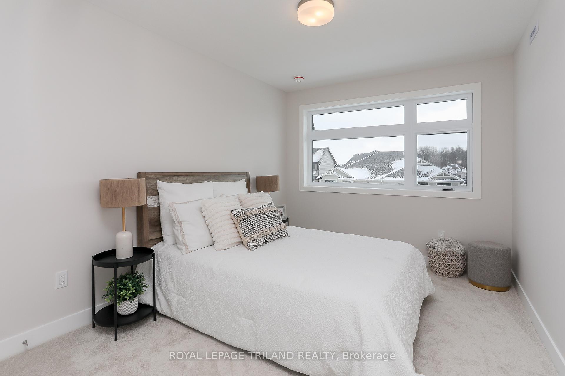Photo 19 of 101 Empire Parkway, St. Thomas — HOMEH