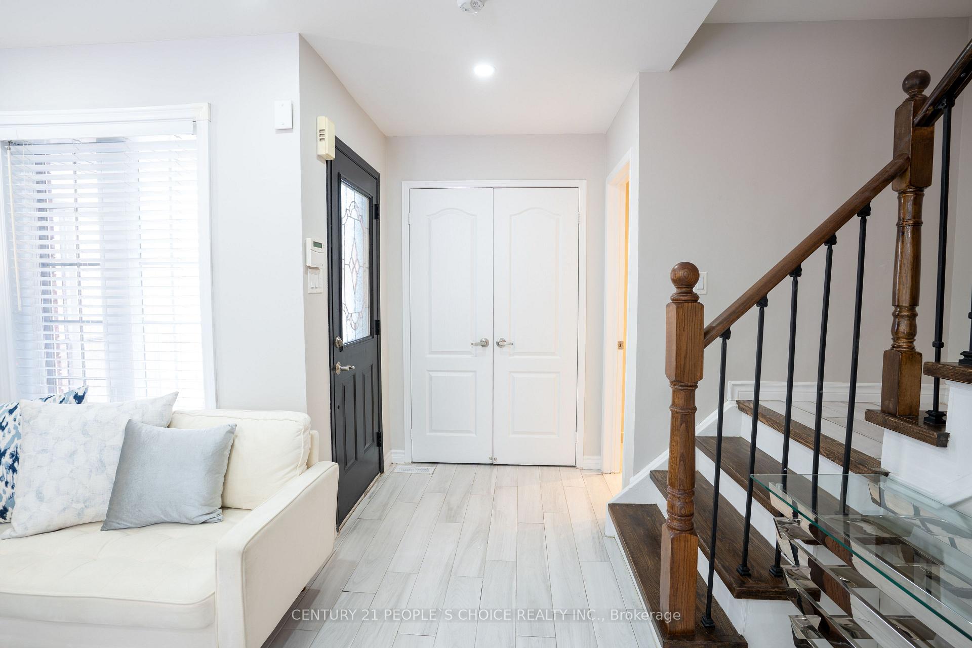 Photo 5 of 23 Cordgrass Crescent, Brampton, Sandringham-Wellington — HOMEH