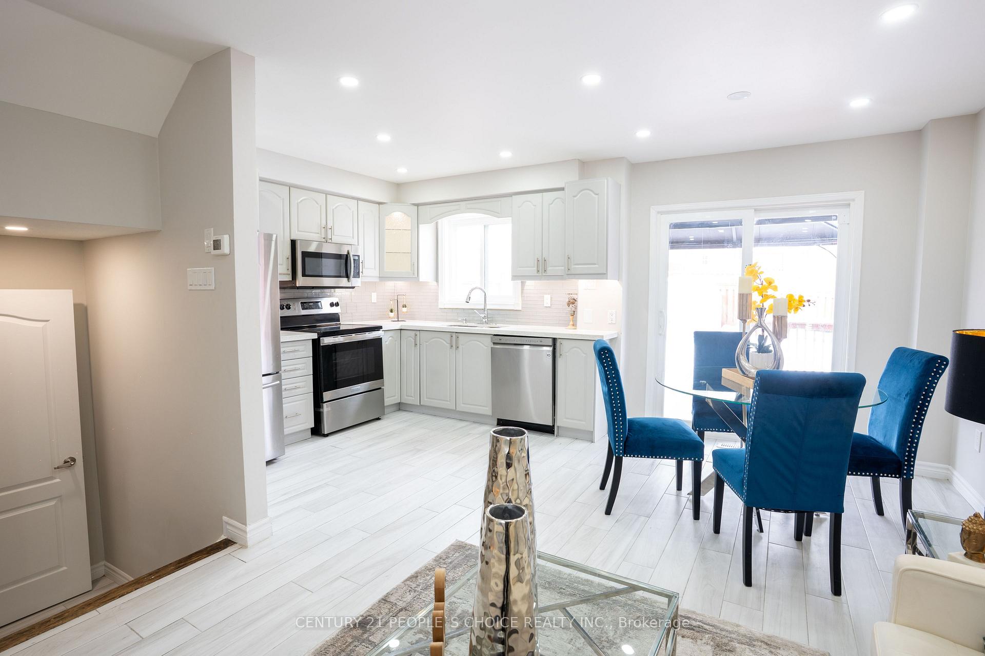 Photo 13 of 23 Cordgrass Crescent, Brampton, Sandringham-Wellington — HOMEH