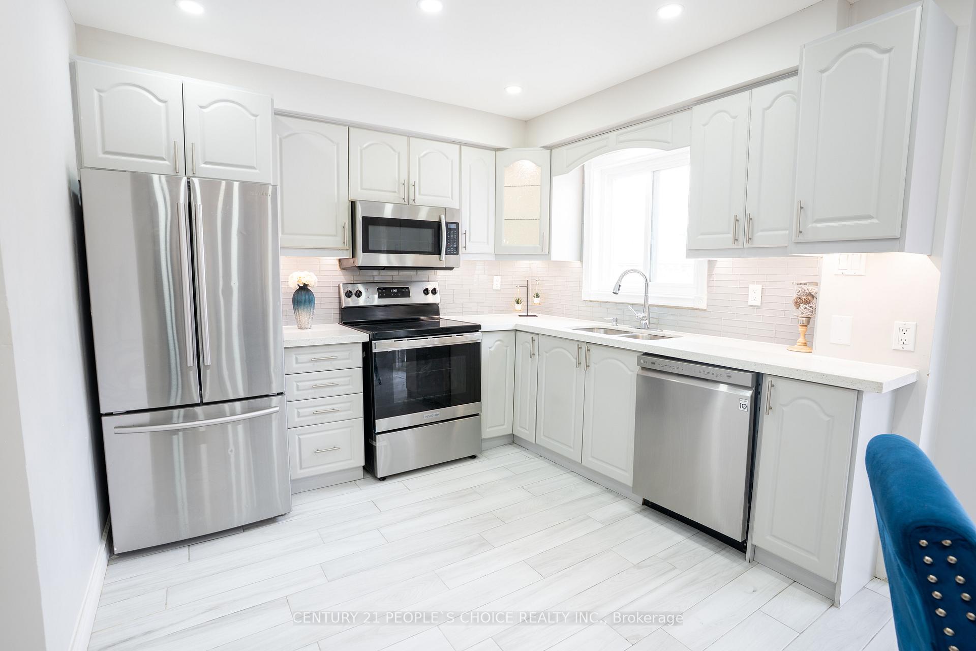 Photo 14 of 23 Cordgrass Crescent, Brampton, Sandringham-Wellington — HOMEH