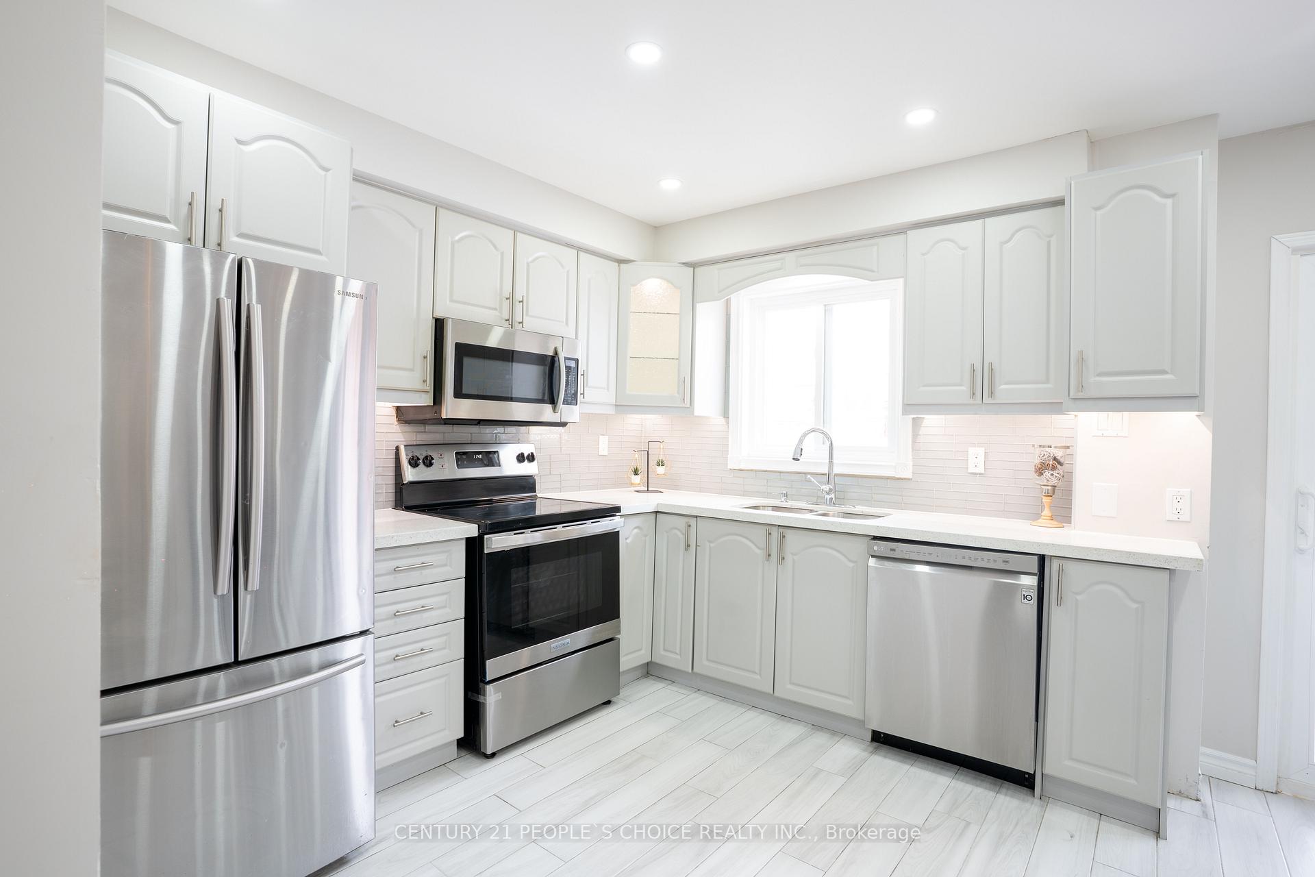 Photo 15 of 23 Cordgrass Crescent, Brampton, Sandringham-Wellington — HOMEH