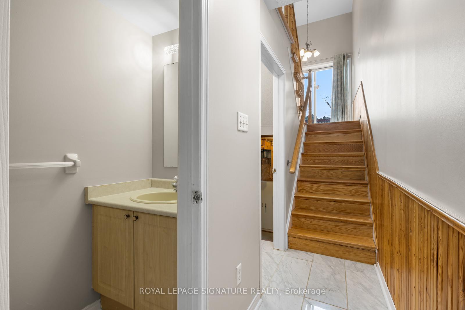 Photo 4 of 26 Provincial Place, Brampton, Northgate — HOMEH