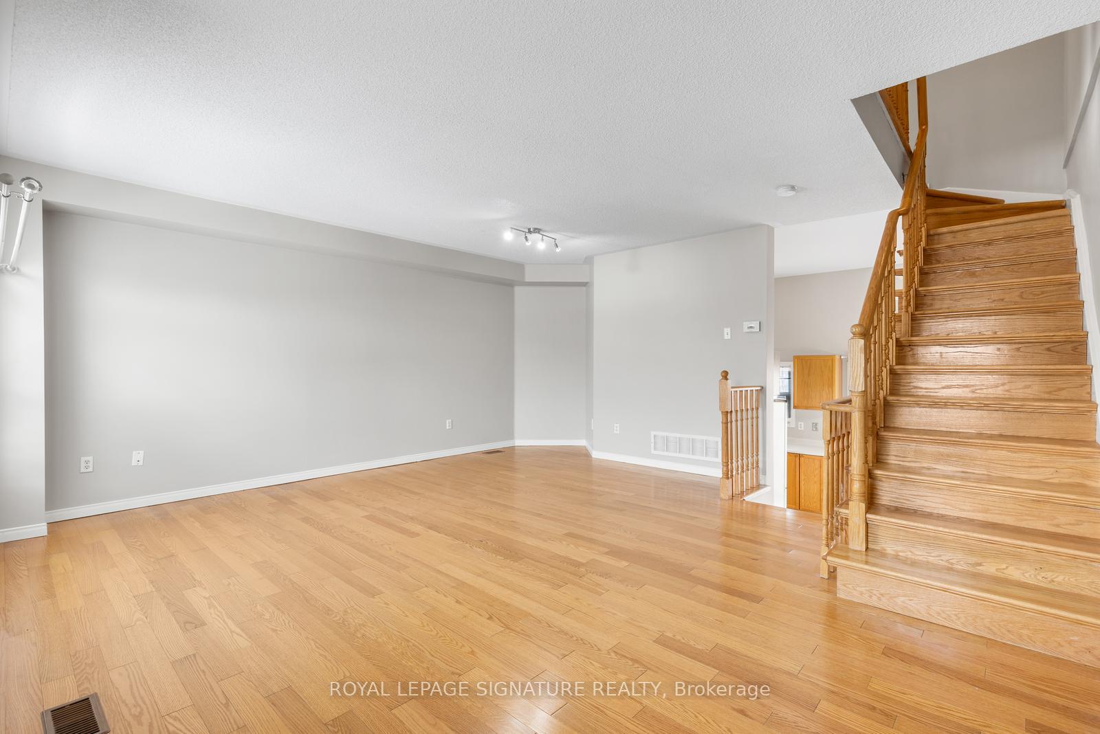 Photo 8 of 26 Provincial Place, Brampton, Northgate — HOMEH