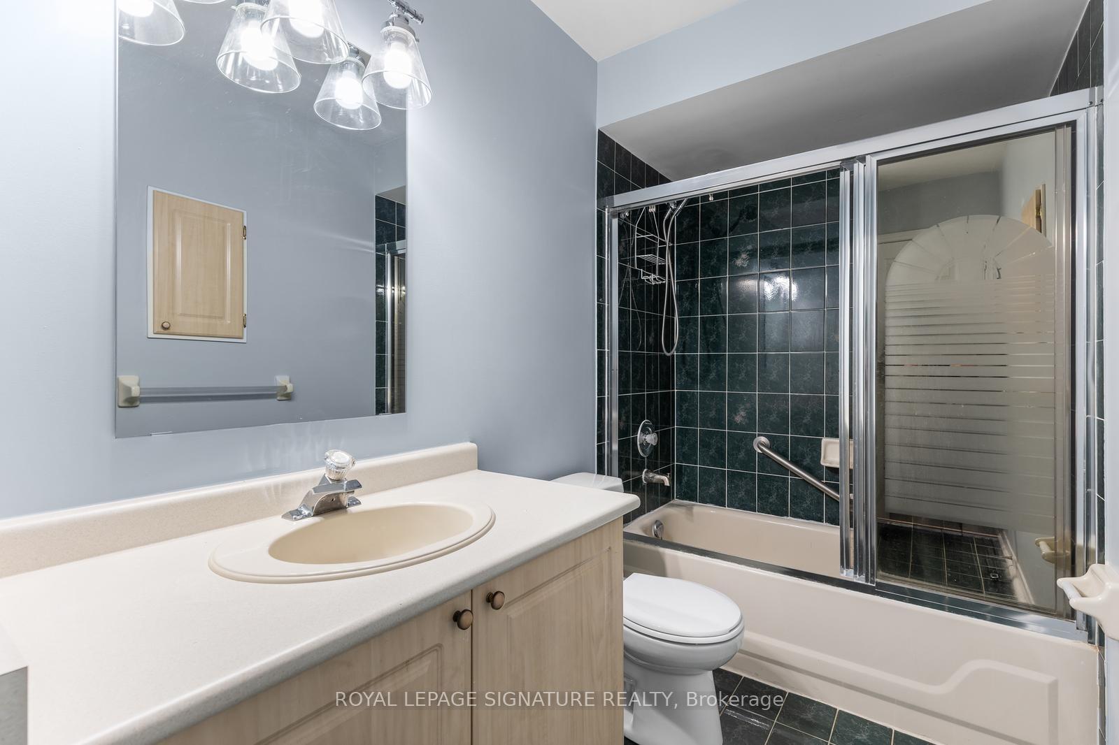 Photo 15 of 26 Provincial Place, Brampton, Northgate — HOMEH