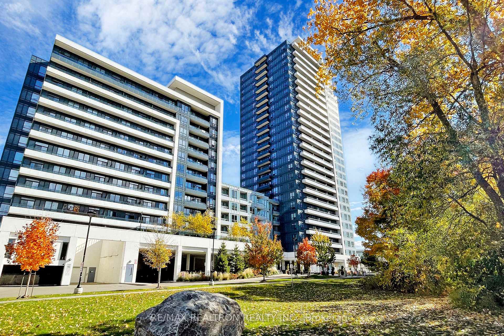 Front of Unit 1703, 7890 Bathurst Street