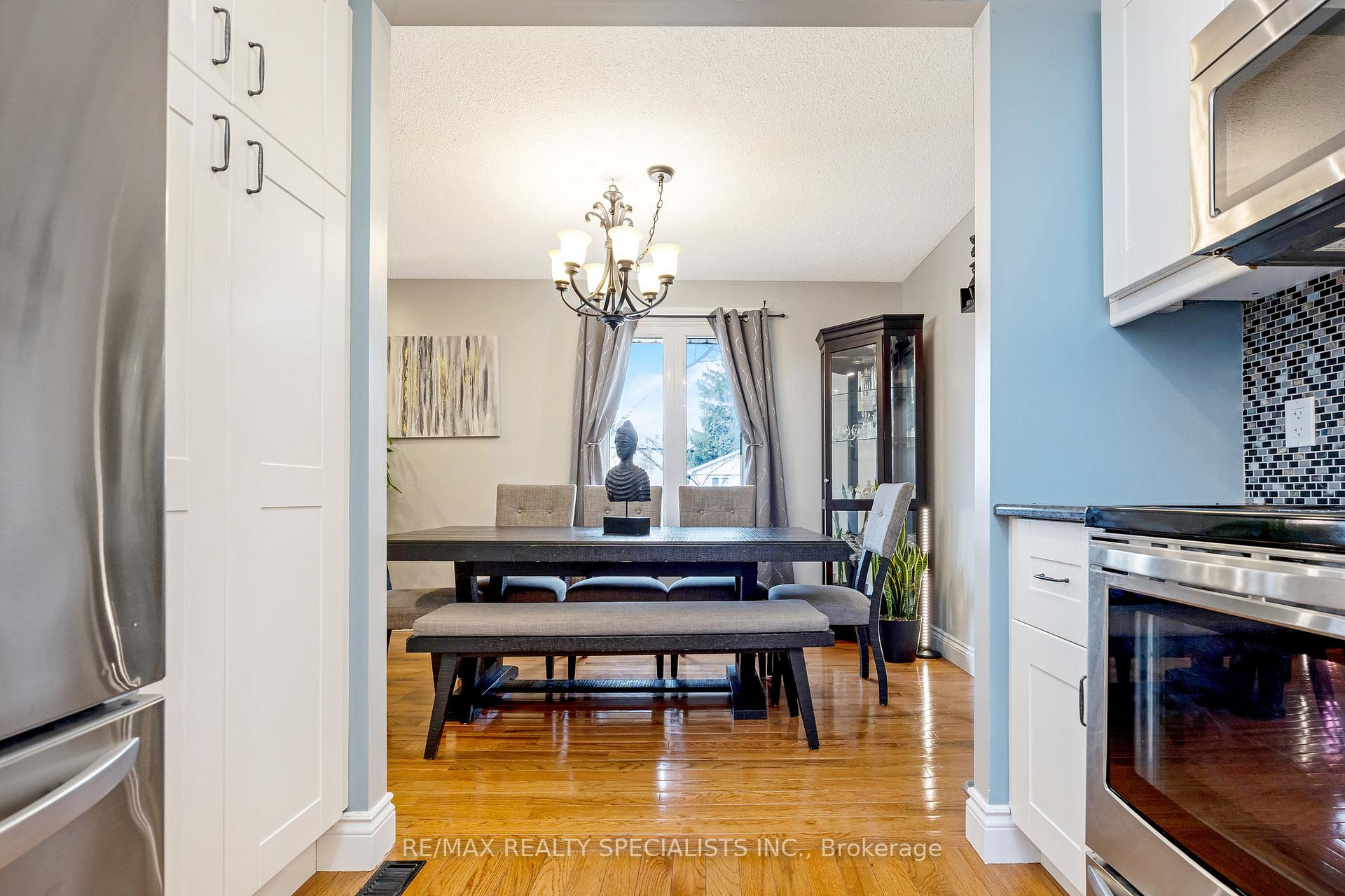 Photo 11 of 35 Forestgate Drive, Hamilton, Fessenden — HOMEH