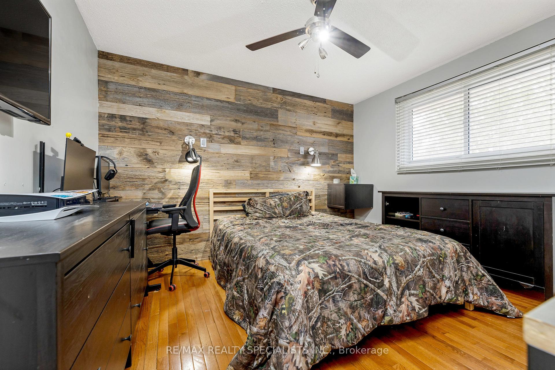Photo 19 of 35 Forestgate Drive, Hamilton, Fessenden — HOMEH