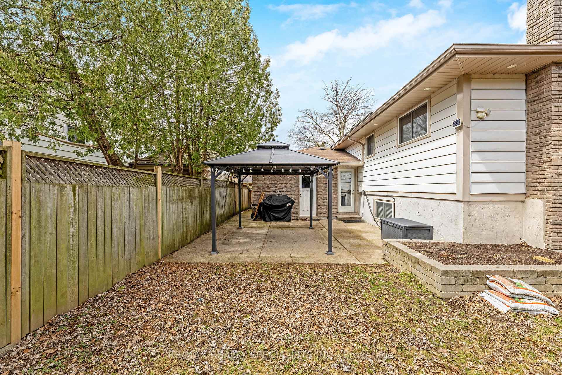 Photo 34 of 35 Forestgate Drive, Hamilton, Fessenden — HOMEH