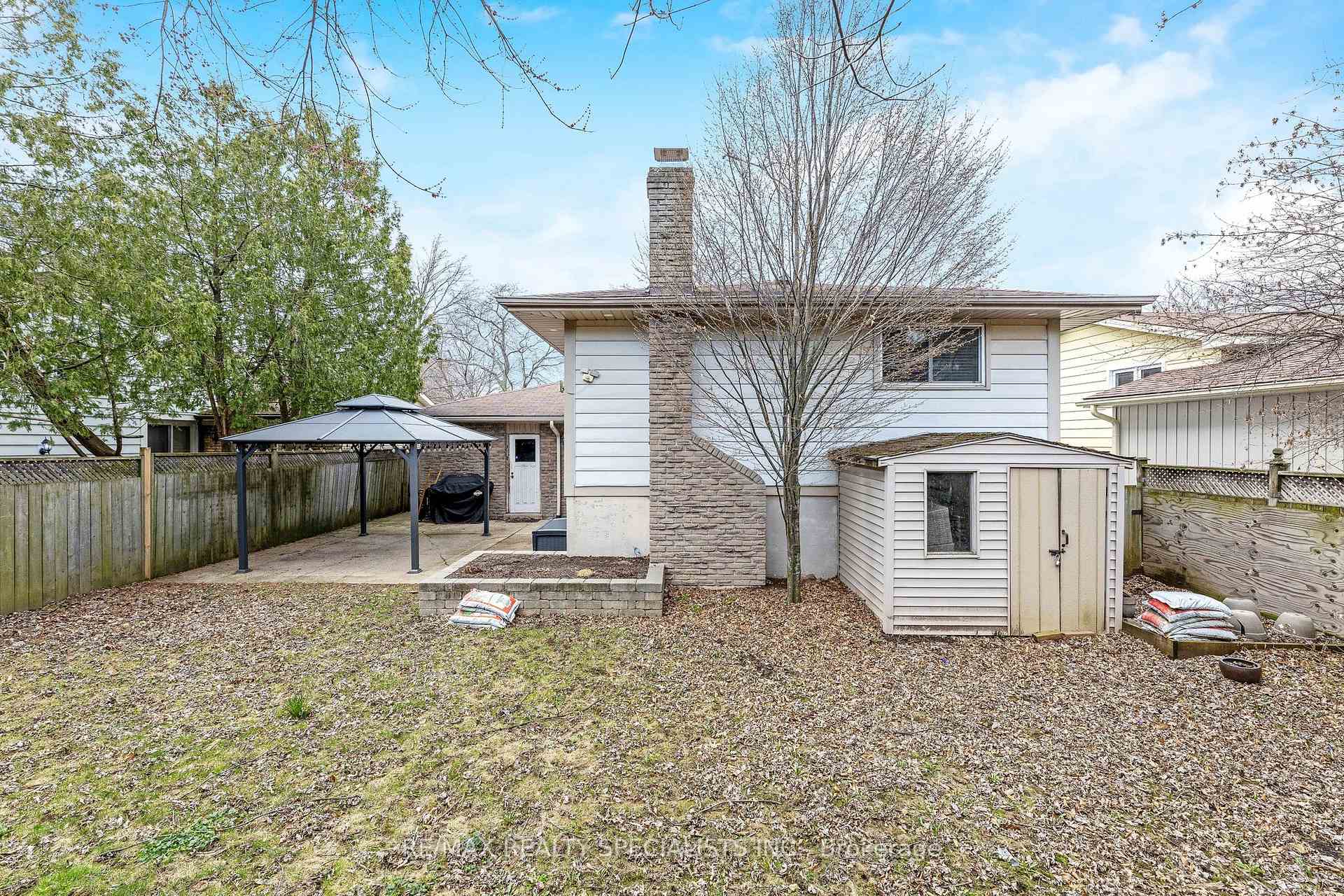 Photo 36 of 35 Forestgate Drive, Hamilton, Fessenden — HOMEH