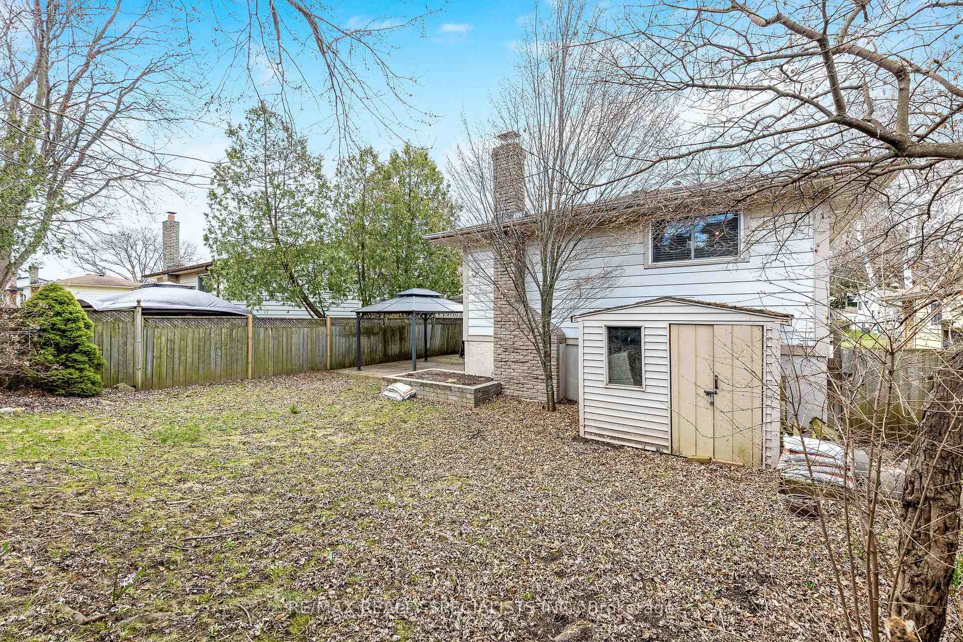 Photo 37 of 35 Forestgate Drive, Hamilton, Fessenden — HOMEH