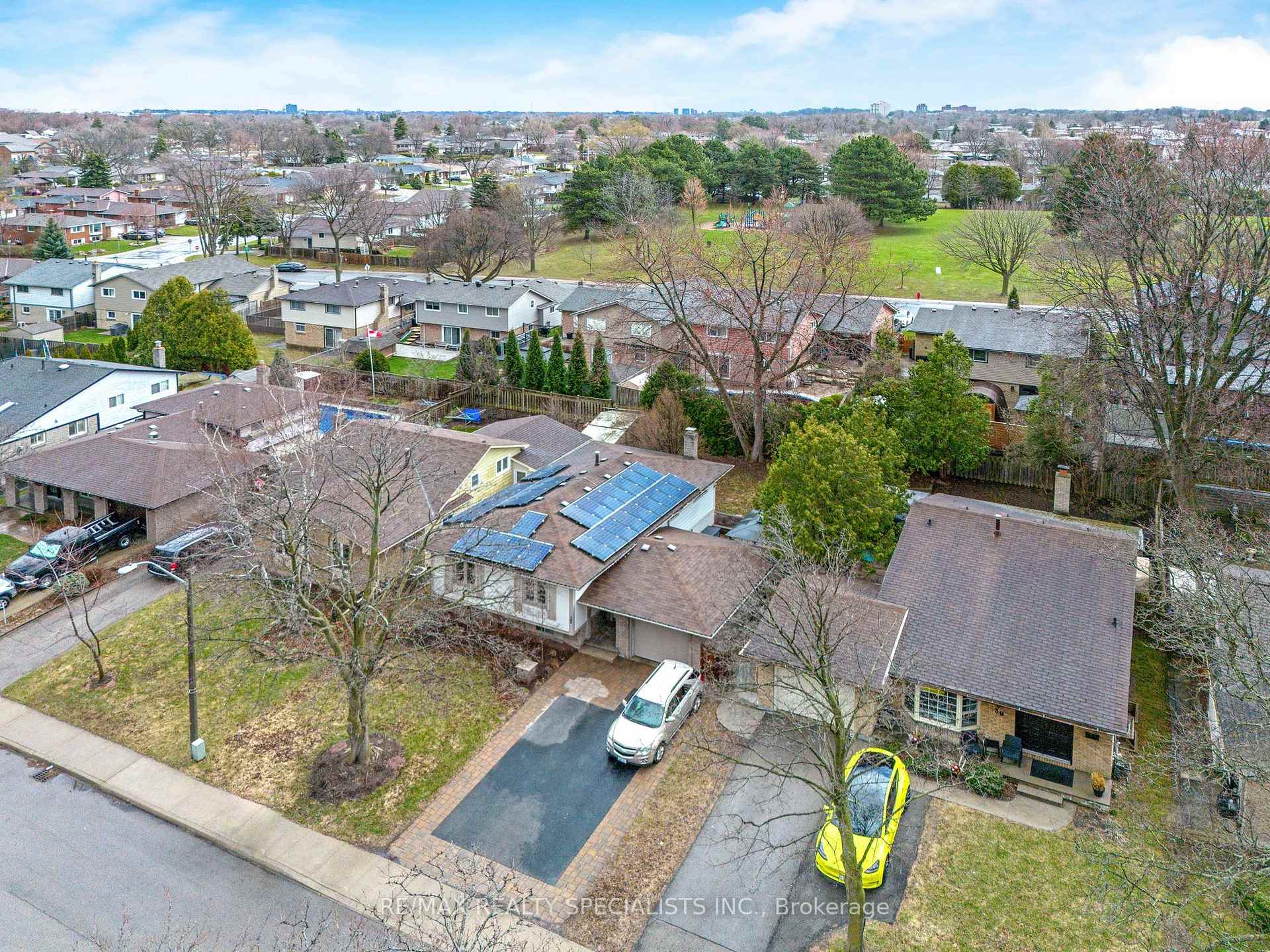 Photo 43 of 35 Forestgate Drive, Hamilton, Fessenden — HOMEH