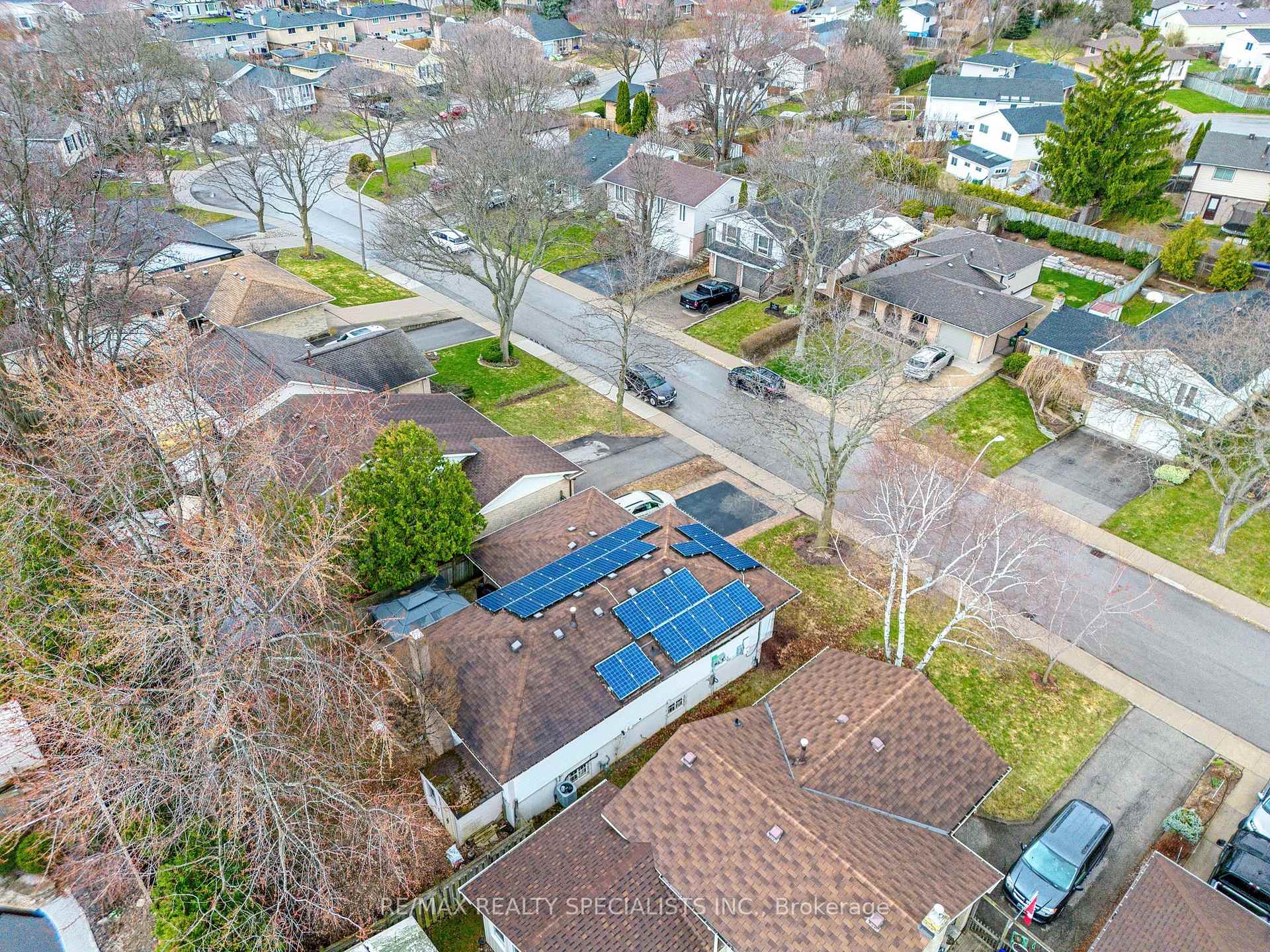 Photo 45 of 35 Forestgate Drive, Hamilton, Fessenden — HOMEH