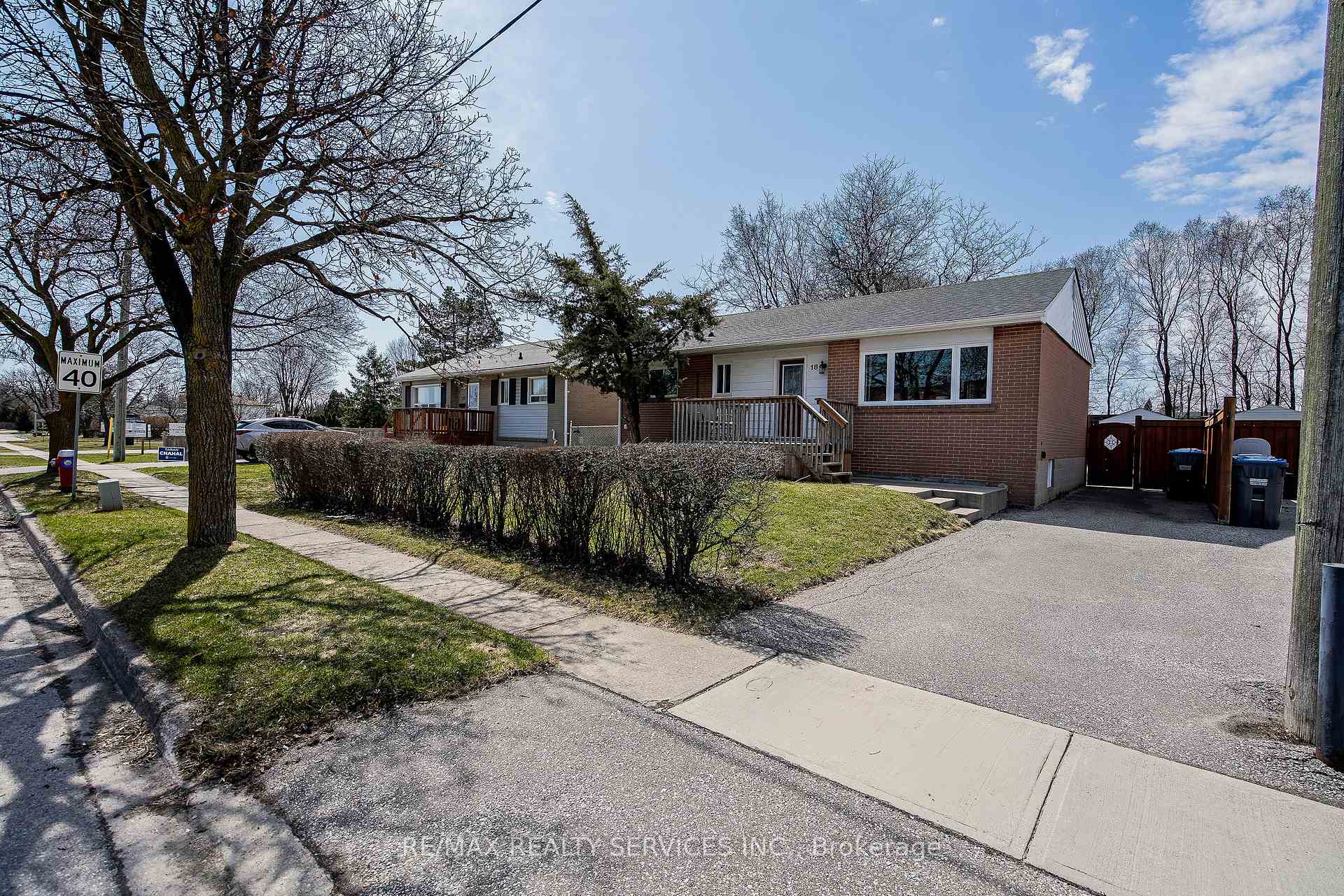 Photo 2 of 18 Abbey Road, Brampton, Brampton East — HOMEH