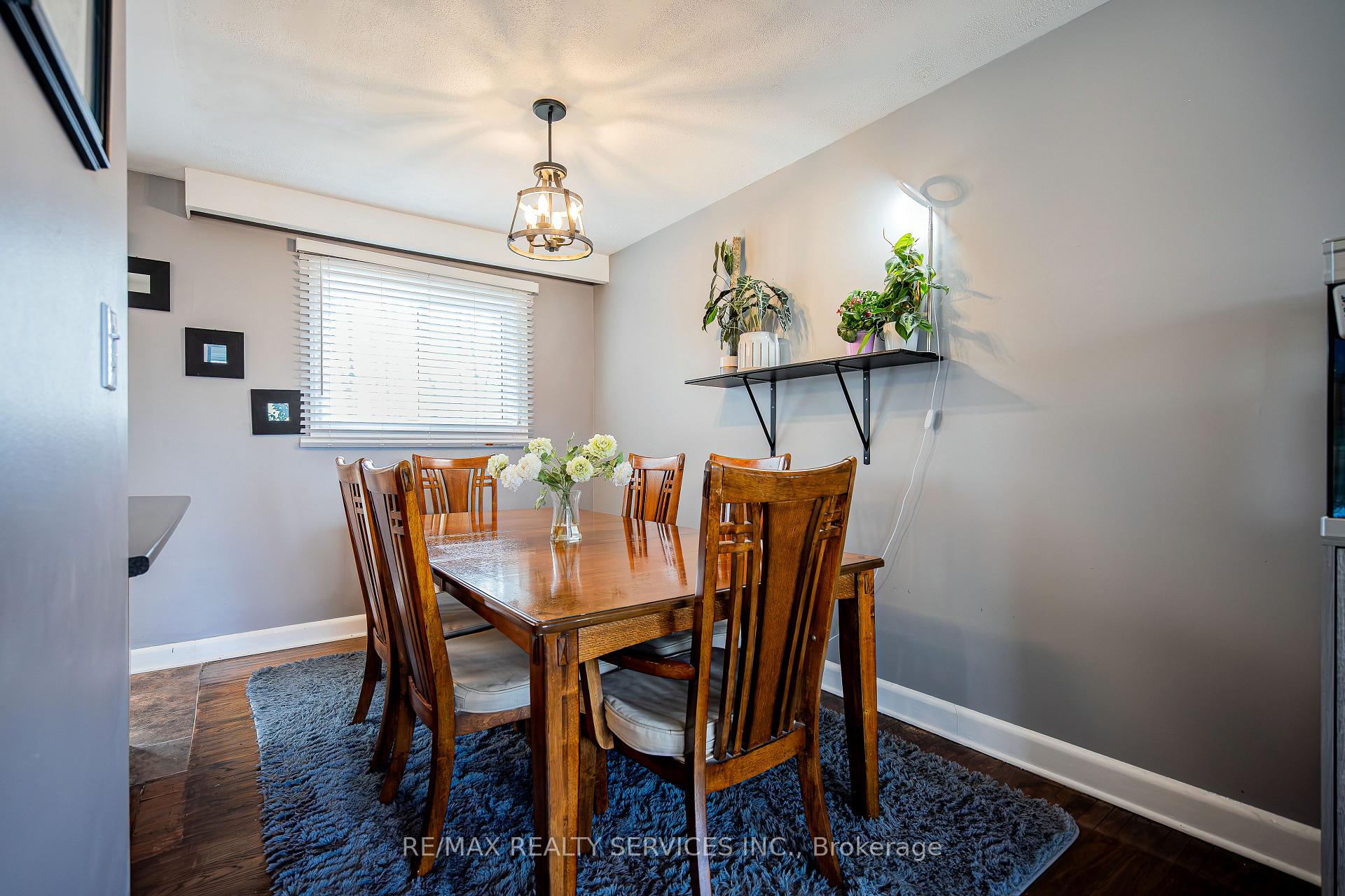 Photo 9 of 18 Abbey Road, Brampton, Brampton East — HOMEH