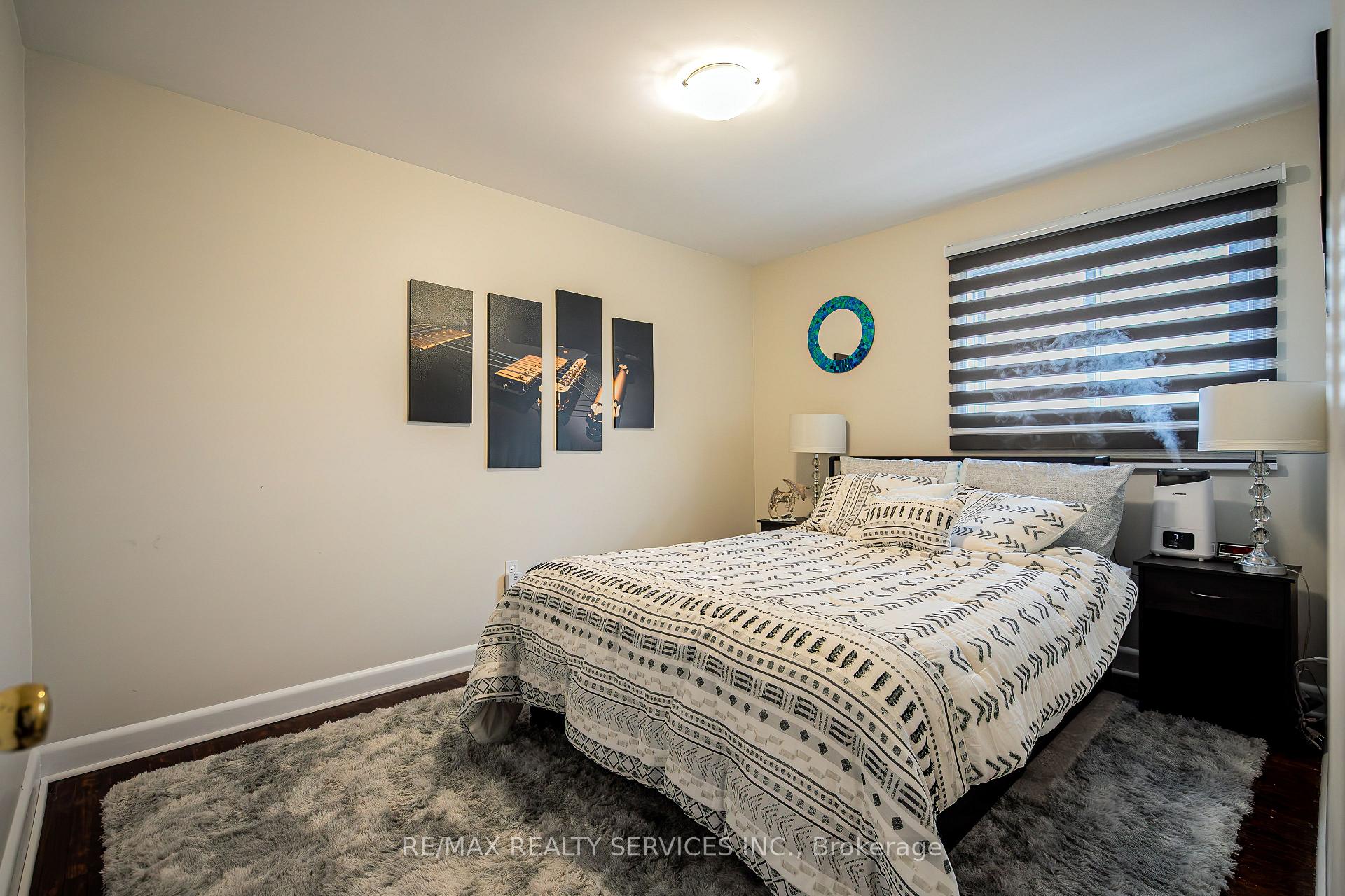Photo 19 of 18 Abbey Road, Brampton, Brampton East — HOMEH