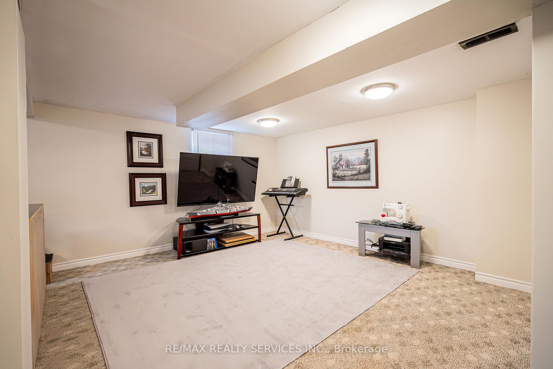 Photo 26 of 18 Abbey Road, Brampton, Brampton East — HOMEH