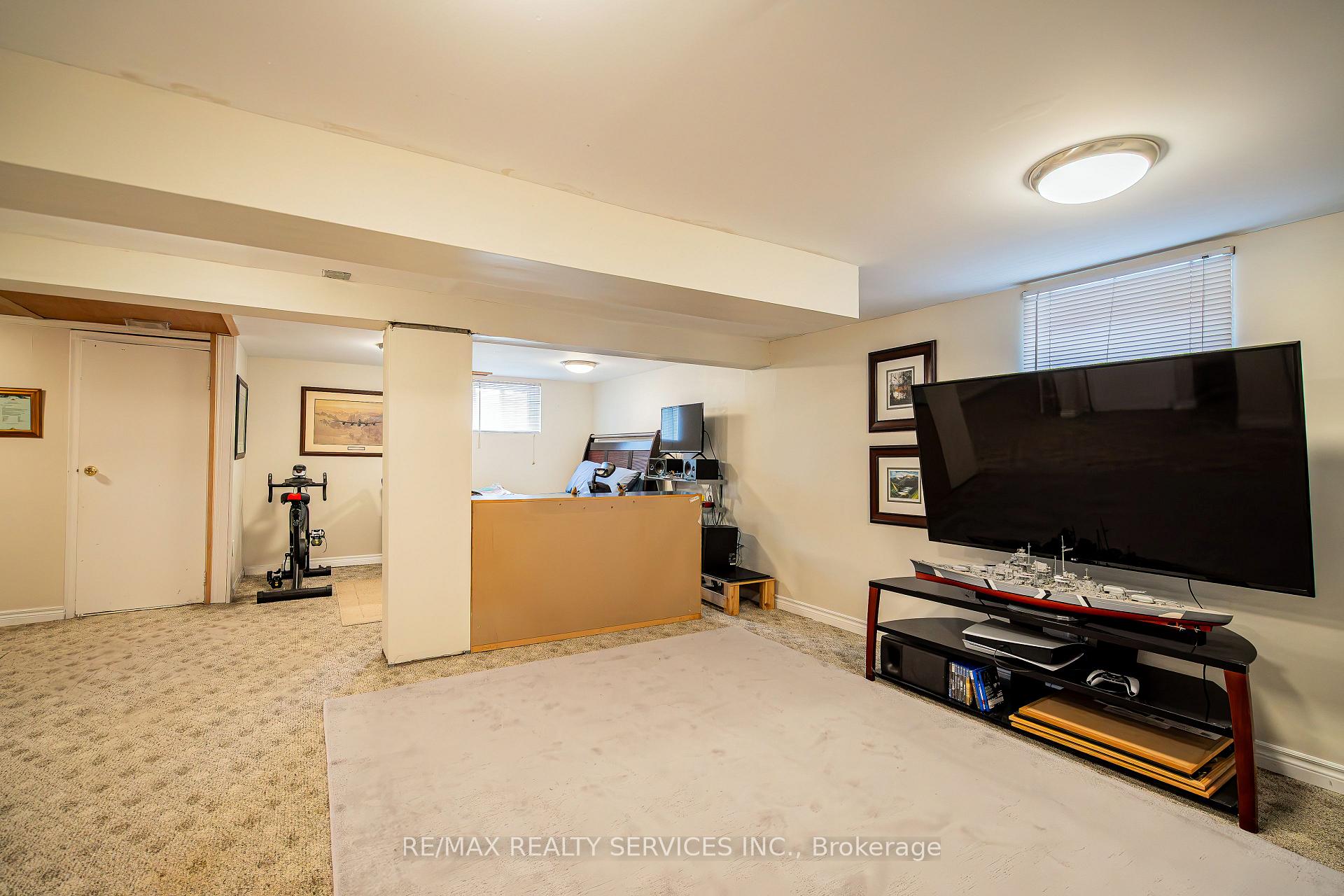 Photo 27 of 18 Abbey Road, Brampton, Brampton East — HOMEH