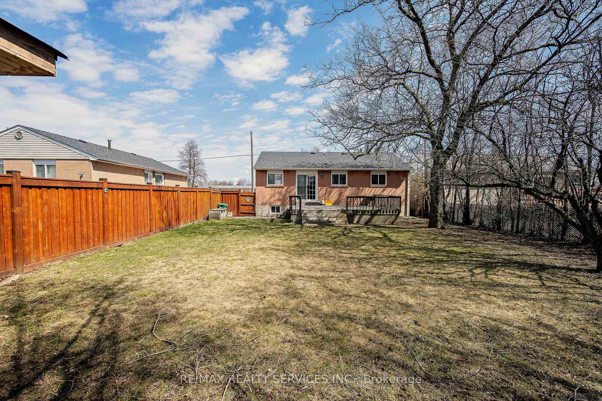 Photo 36 of 18 Abbey Road, Brampton, Brampton East — HOMEH