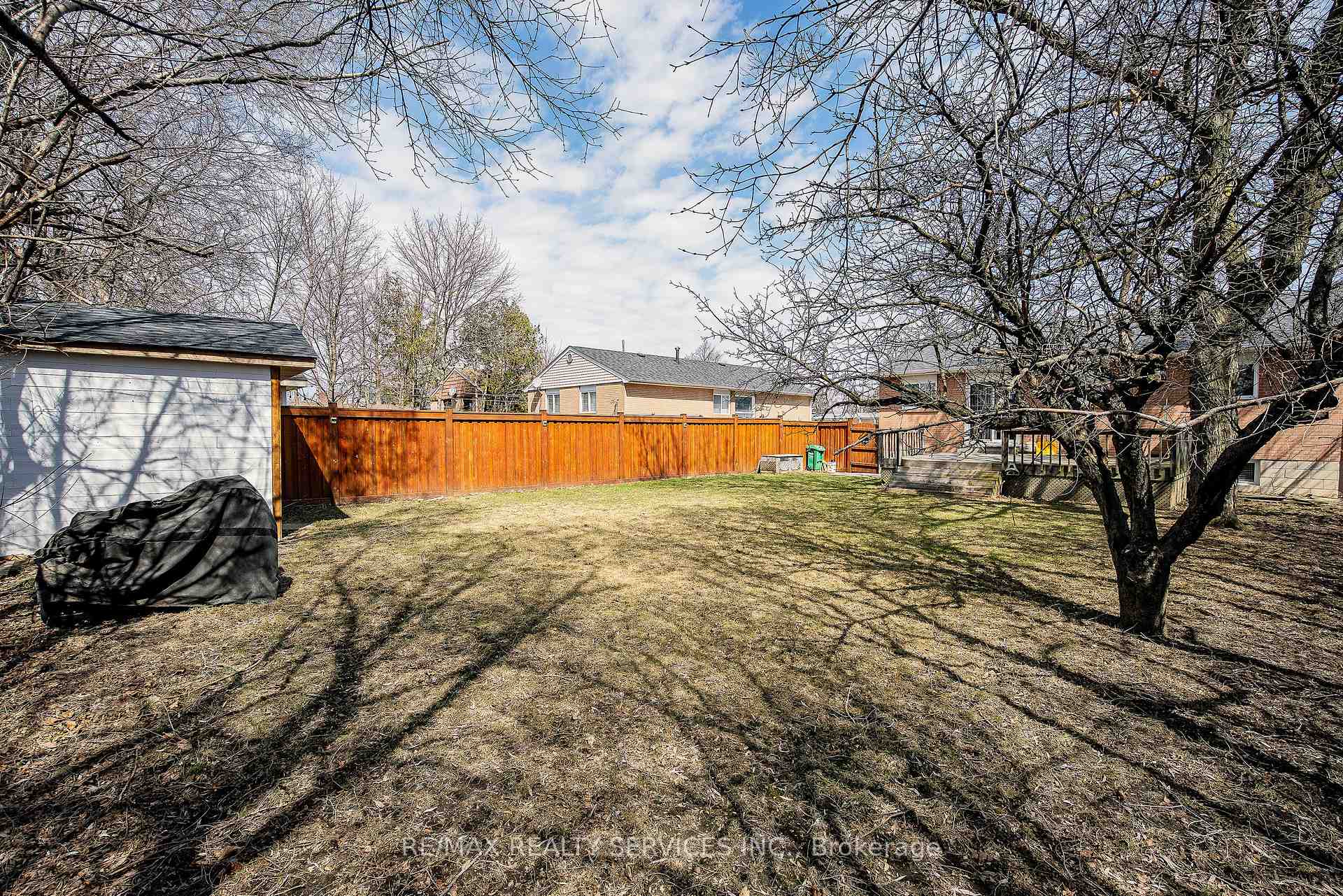 Photo 37 of 18 Abbey Road, Brampton, Brampton East — HOMEH