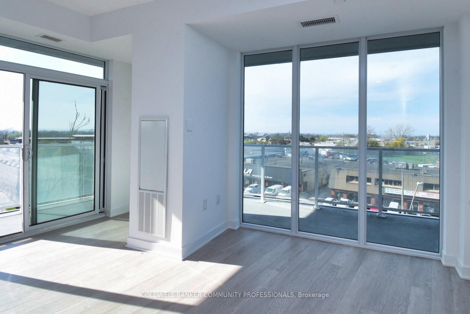 Photo 6 of Unit 407, 2782 Barton Street E, Hamilton, Riverdale — HOMEH