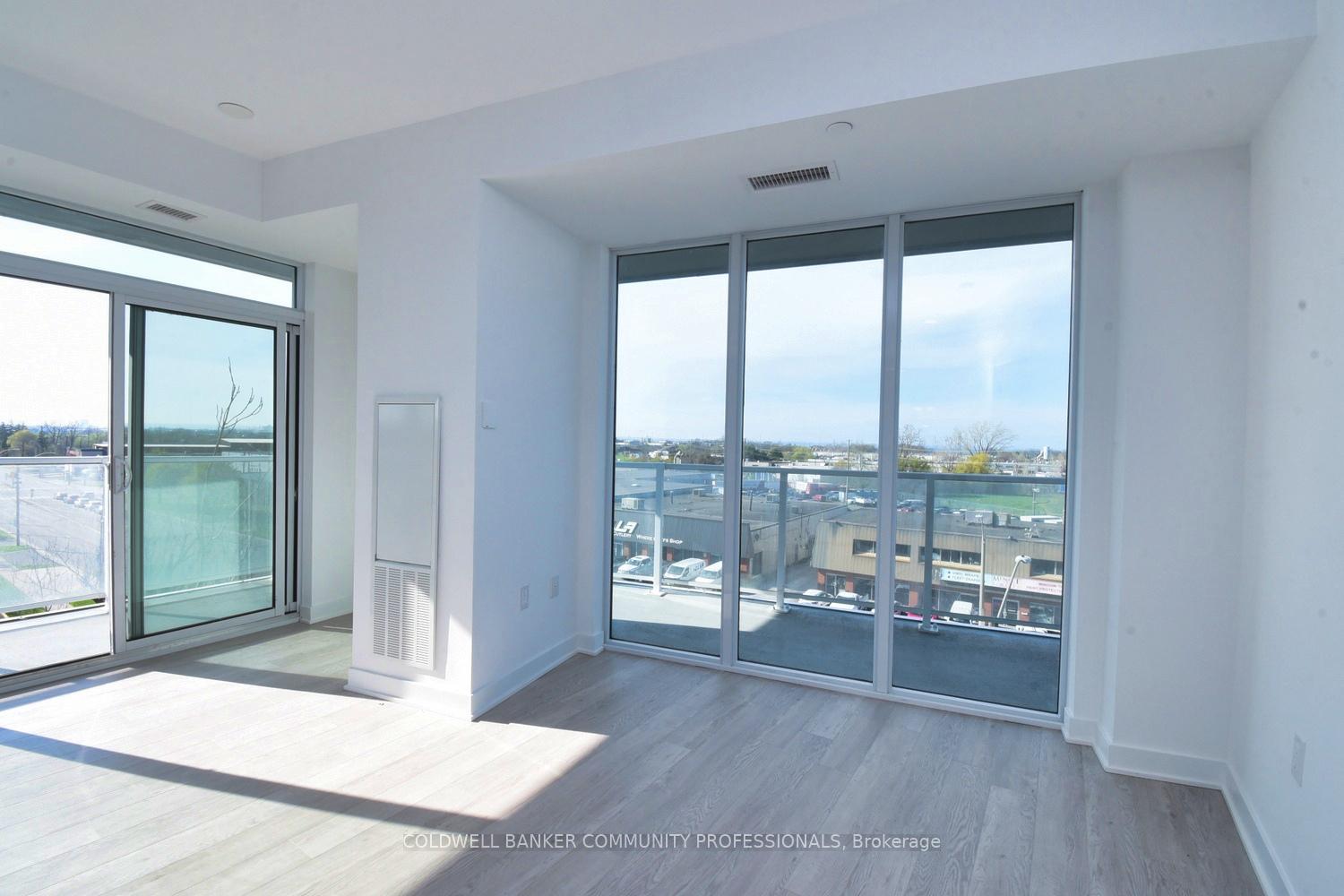 Photo 7 of Unit 407, 2782 Barton Street E, Hamilton, Riverdale — HOMEH