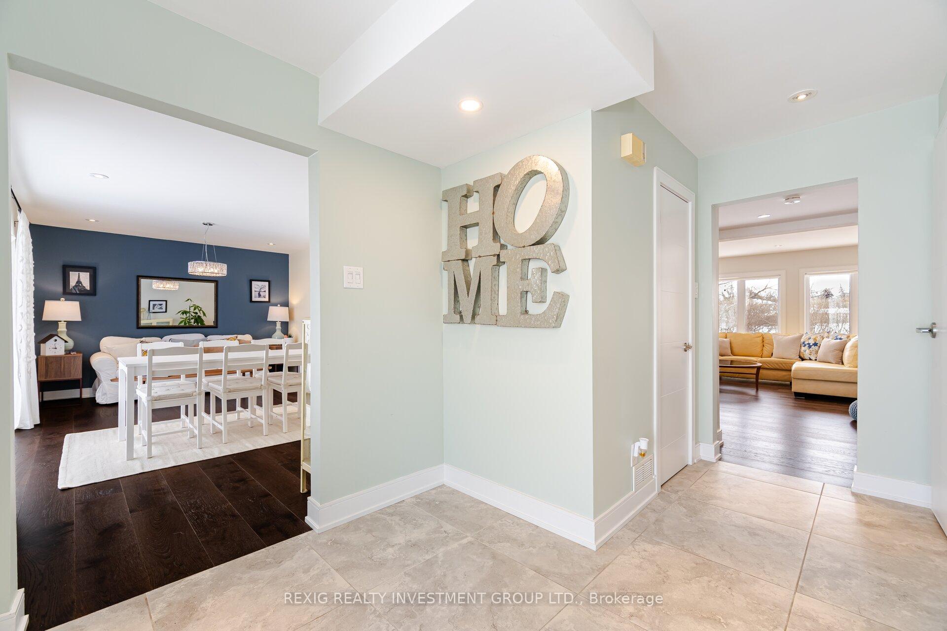 Photo 3 of 19 Cavendish Crescent, Brampton, Avondale — HOMEH