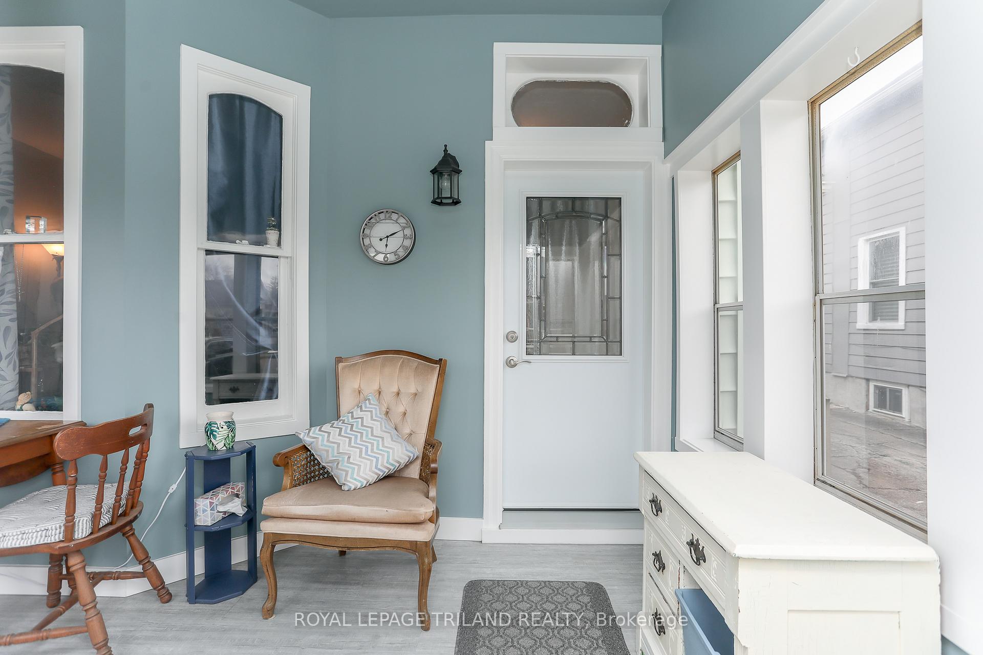 Photo 6 of 15 Eagle Street, St. Thomas — HOMEH