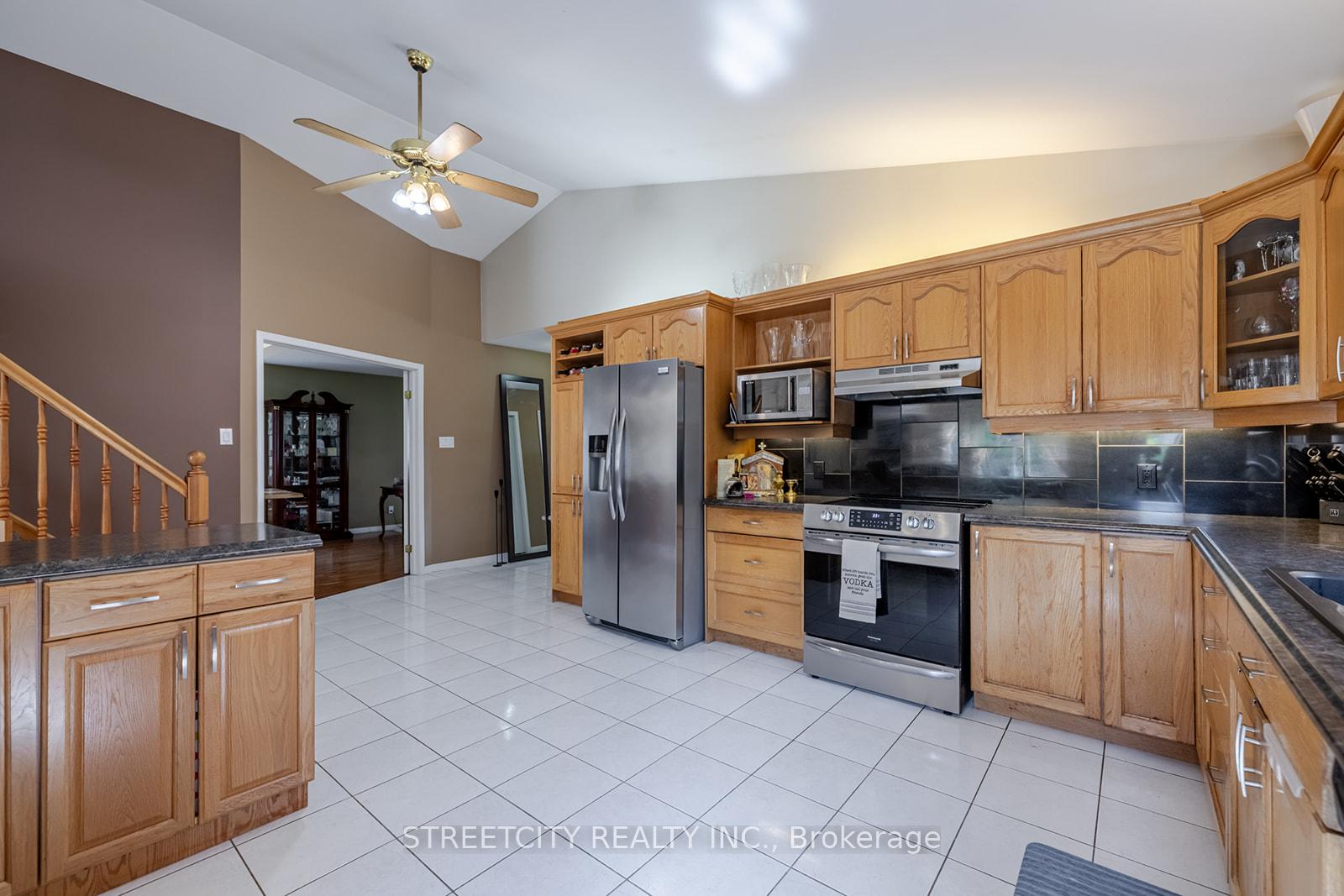 Photo 11 of 226 Andrea Crescent, Central Elgin, Belmont — HOMEH