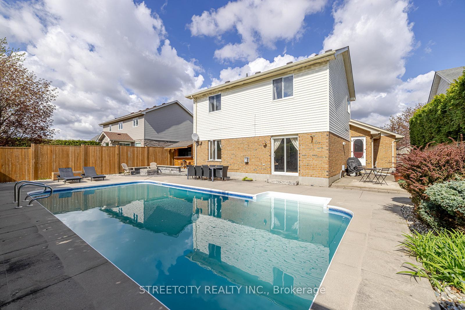 Photo 36 of 226 Andrea Crescent, Central Elgin, Belmont — HOMEH
